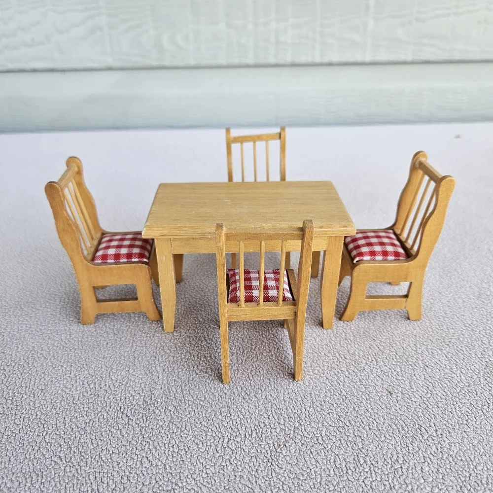 Dollhouse Miniature Dining Room Table 4 Chairs Wood Red Checkered Cushion 1:12